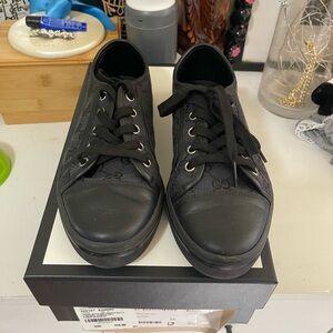 Unisex Gucci canvas tennis shoes size UK 36 or 5.5 US woman